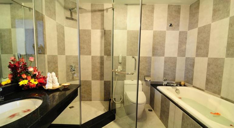 ROMANCE HOTEL
